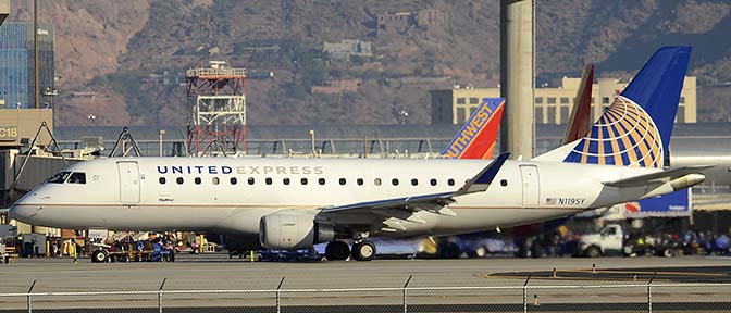 United Express Embraer ERJ170-200LR N119SY, Phoenix Sky Harbor, December 20, 2015